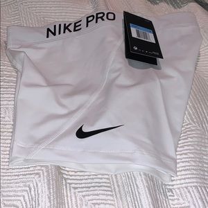 🆕 Nike Women’s Pro 3” Shorts